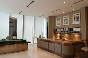 Pavilion Ceylon Hill @ Bukit Ceylon, Bukit Bintang, Kuala Lumpur - 3 storey Strata Bungalow - Commercial title allows all kinds of business - Roi 4.5%