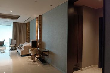 Pavilion Ceylon Hill @ Bukit Ceylon, Bukit Bintang, Kuala Lumpur - 3 storey Strata Bungalow - Commercial title allows all kinds of business - Roi 4.5%