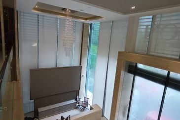 Pavilion Ceylon Hill @ Bukit Ceylon, Bukit Bintang, Kuala Lumpur - 3 storey Strata Bungalow - Commercial title allows all kinds of business - Roi 4.5%