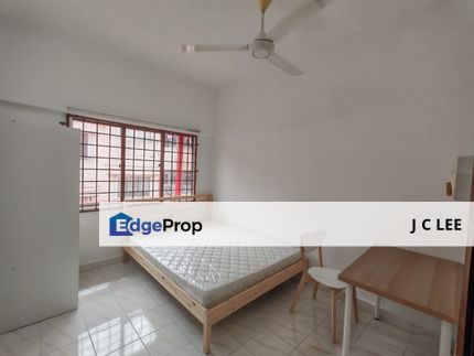 Room 1 RM500 @ 2nd floor Shop Apartment, Seksyen 7, Shah Alam - Near Uitm - Ready unit, Selangor, Shah Alam