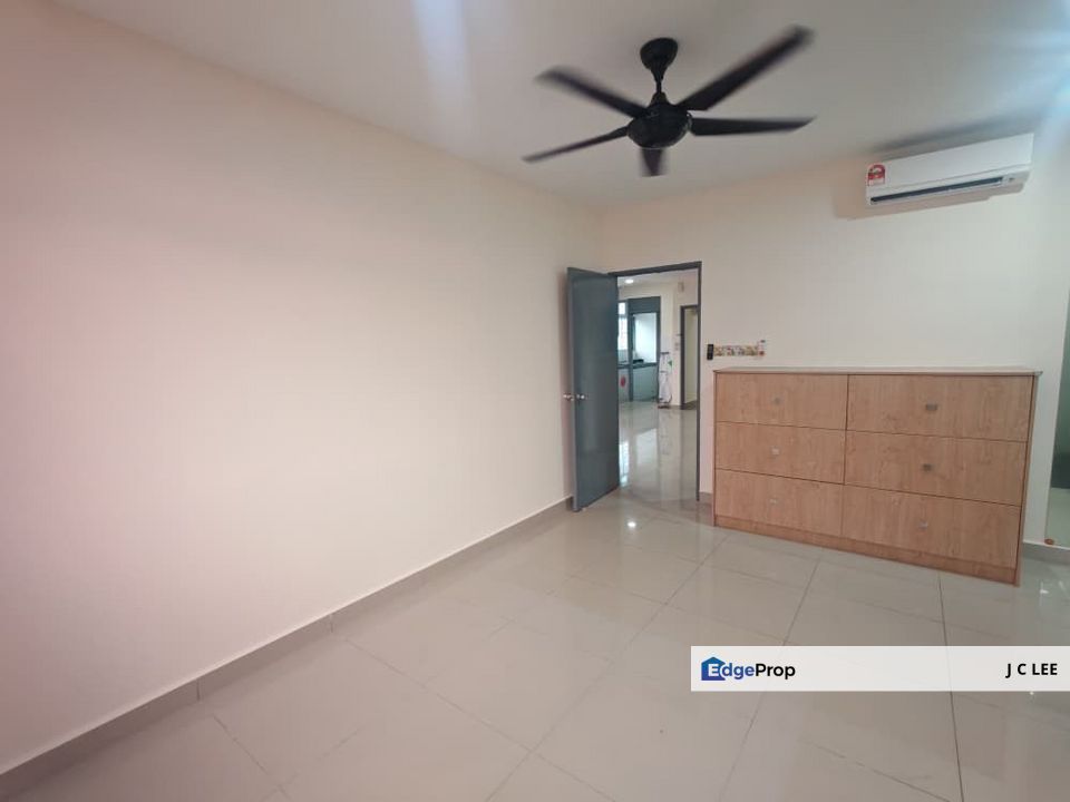 228 Condo @ Selayang Baru-Renovated level 15-Sale below bank value 10k, Selangor, Selayang