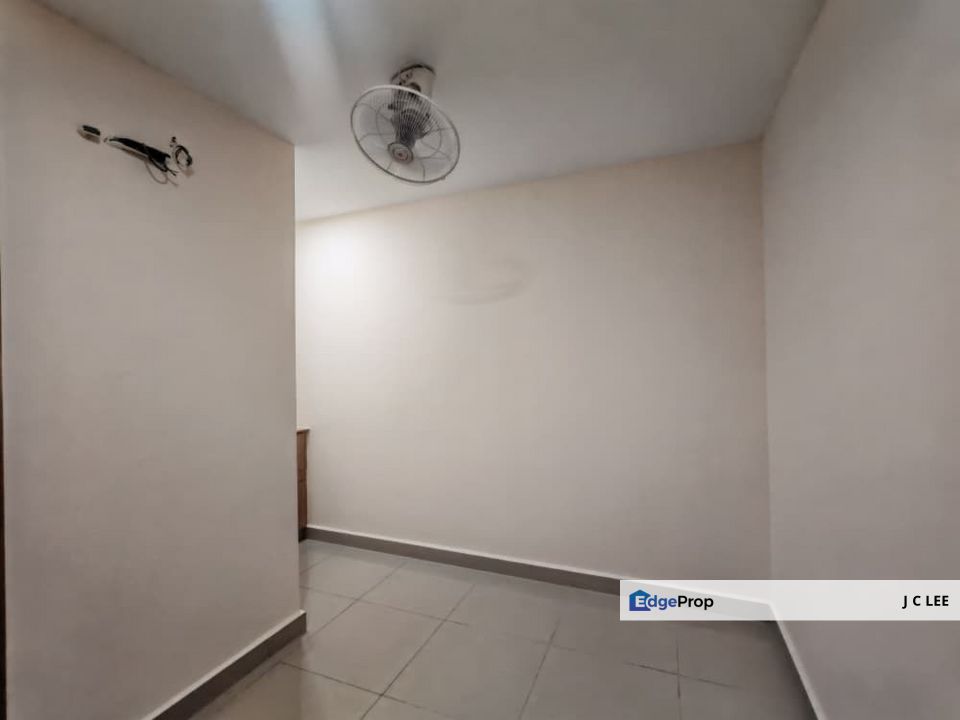 228 Condo @ Selayang Baru-Renovated level 15-Sale below bank value 10k, Selangor, Selayang