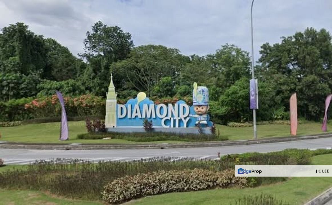 2 storey strata terrace link House  @ (Carnation) Diamond Residence , Semenyih. , Selangor, Semenyih