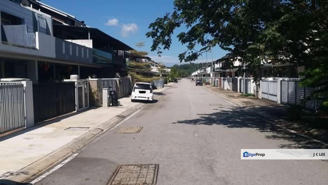 7th Auction - 2.5 Storey Terrace with renovated @ M-Residensi Rawang, Selangor, Rawang