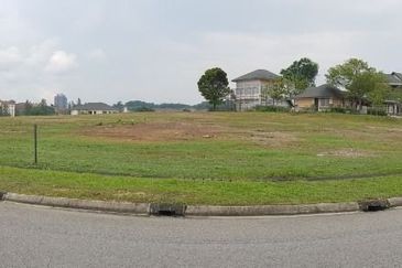 Perdana Lakeview West