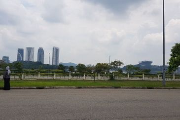 Perdana Lakeview West