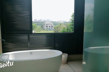 Perdana Lakeview East