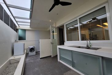 East Residence @ KLGCC