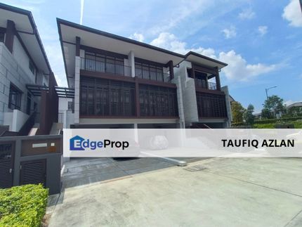 3 Storey Cyberjaya Terrace with Semi D Look, Selangor, Cyberjaya