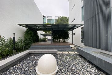 East Residence @ KLGCC