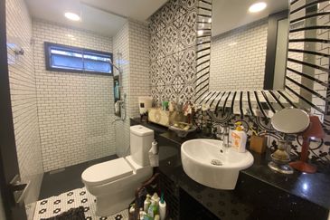 East Residence @ KLGCC