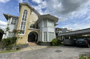 Perdana Lakeview East