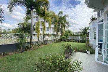 Perdana Lakeview East