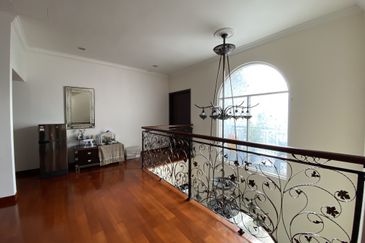 Perdana Lakeview East