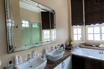 Perdana Lakeview East