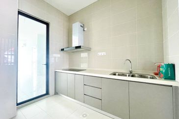 Isle of Kamares, Setia Eco Glades