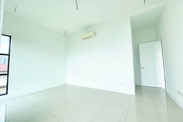 Isle of Kamares, Setia Eco Glades