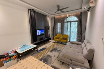 Isle of Kamares, Setia Eco Glades