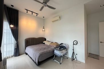 Isle of Kamares, Setia Eco Glades