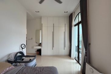 Isle of Kamares, Setia Eco Glades