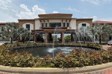 Isle of Kamares, Setia Eco Glades