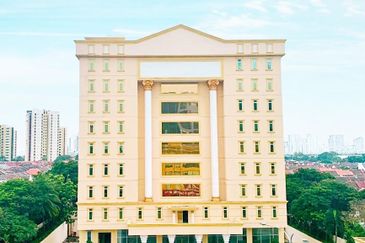 Taipan Business Centre, USJ 10