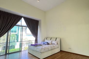 Symphony Hills Schumann