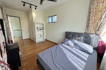 Symphony Hills Schumann