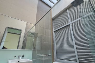 Symphony Hills Schumann