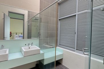 Symphony Hills Schumann