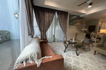 Symphony Hills Schumann