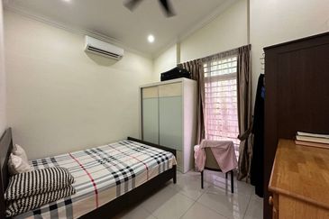 BANDAR ENSTEK (JENTAYU)