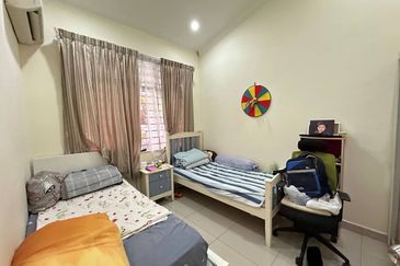 BANDAR ENSTEK (JENTAYU)