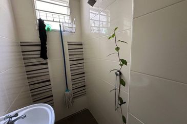 BANDAR ENSTEK (JENTAYU)