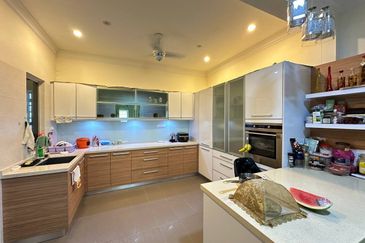 BANDAR ENSTEK (JENTAYU)