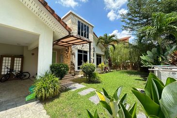 BANDAR ENSTEK (JENTAYU)