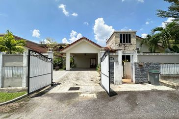 BANDAR ENSTEK (JENTAYU)