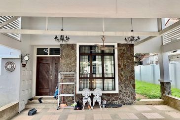 BANDAR ENSTEK (JENTAYU)