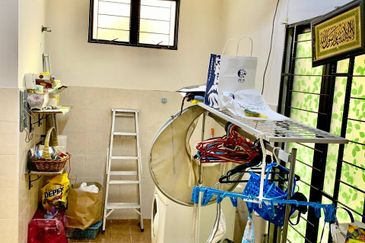 BANDAR ENSTEK (JENTAYU)