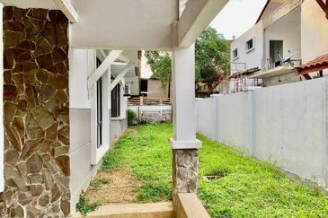 BANDAR ENSTEK (JENTAYU)