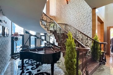 Perdana Lakeview East