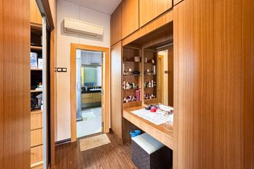 Perdana Lakeview East