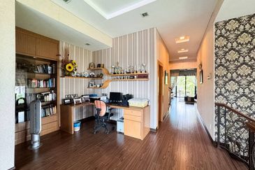 Perdana Lakeview East