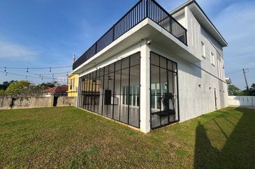 Desa Pinggiran Putra