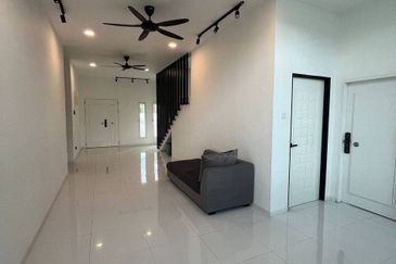 Desa Pinggiran Putra