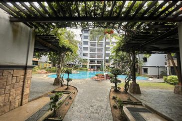 D'Melor Condominium