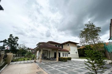 Persiaran Desa Pinggiran Putra 5 