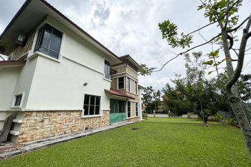 Persiaran Desa Pinggiran Putra 5 