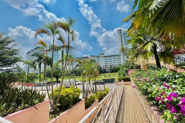 Brunsfield Service Apartment