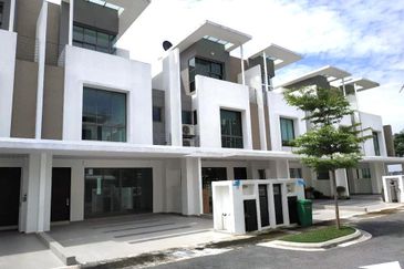 Lake Point Residence